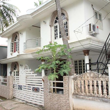Отель Jj'S White House Thrissur Экстерьер фото
