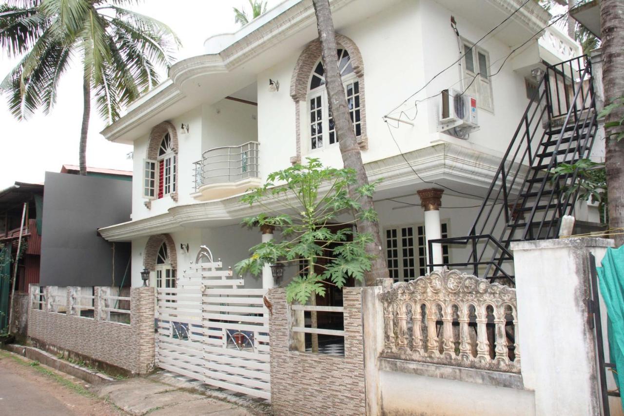 Отель Jj'S White House Thrissur Экстерьер фото