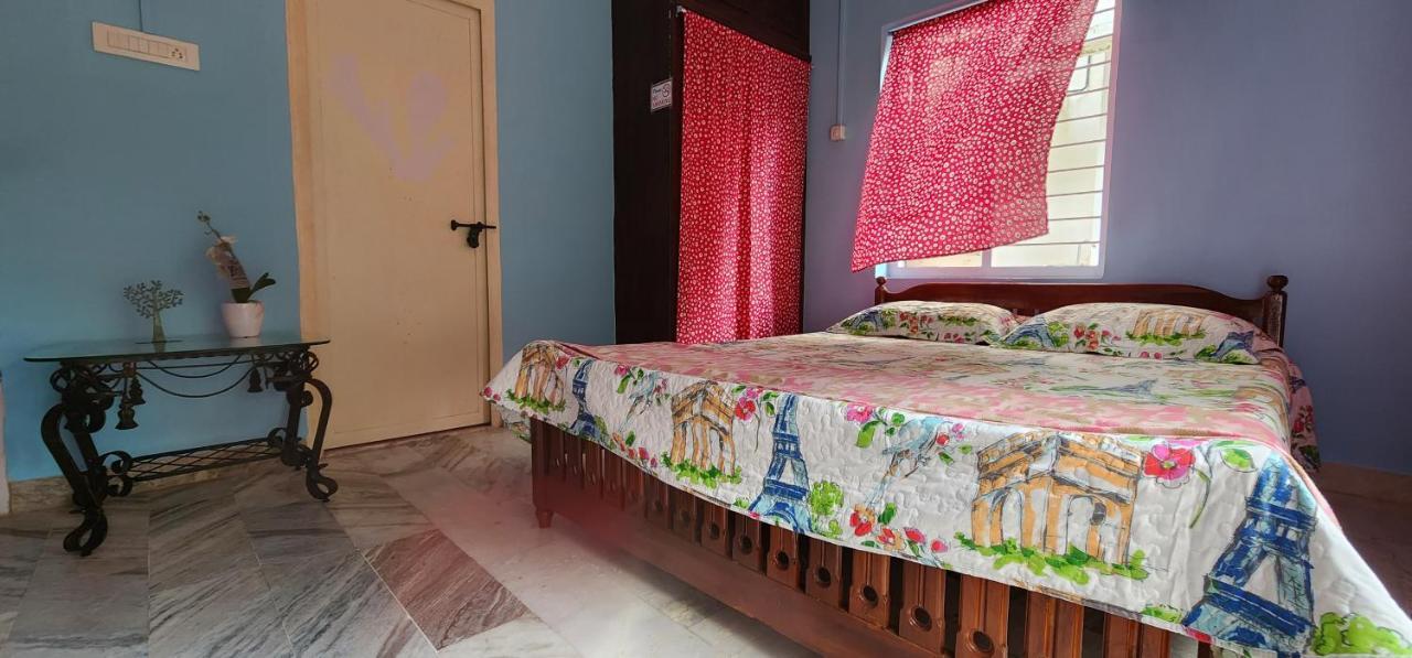 Отель Jj'S White House Thrissur Экстерьер фото
