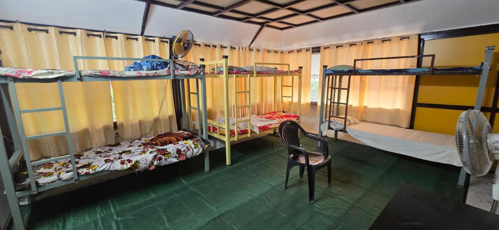 Отель Jj'S White House Thrissur Экстерьер фото